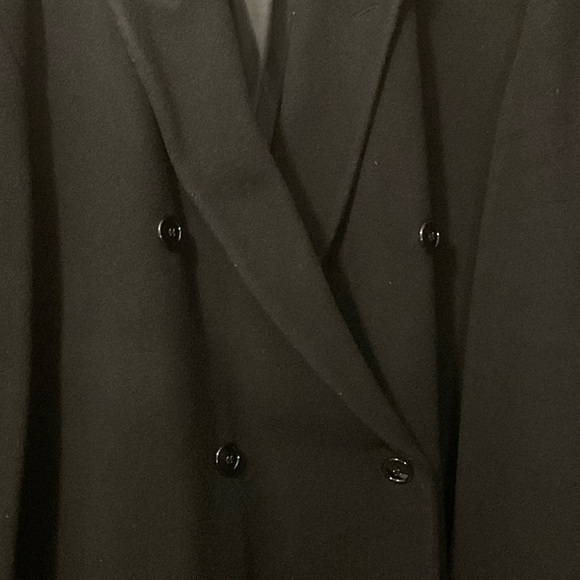 Kasper Elegant Black Cashmere Overcoat - Picture 5 of 12
